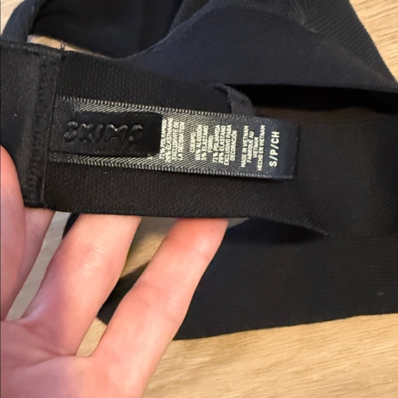 SKIMS Cotton Bibbed Plunge Bralette - Picture 4 of 4